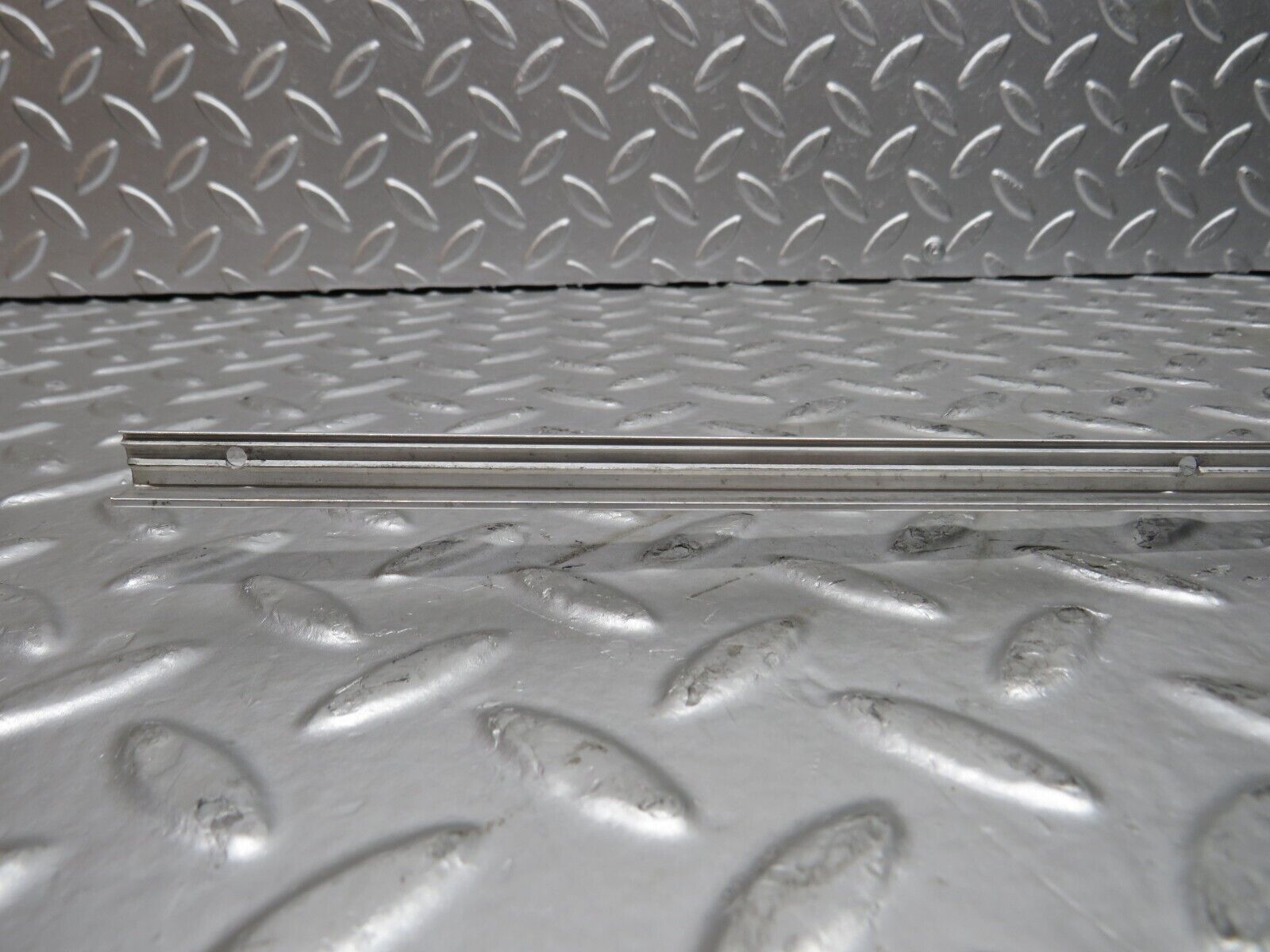 27734 Mercedes-Benz S124 300TE Wagon Sunroof Chrome Trim