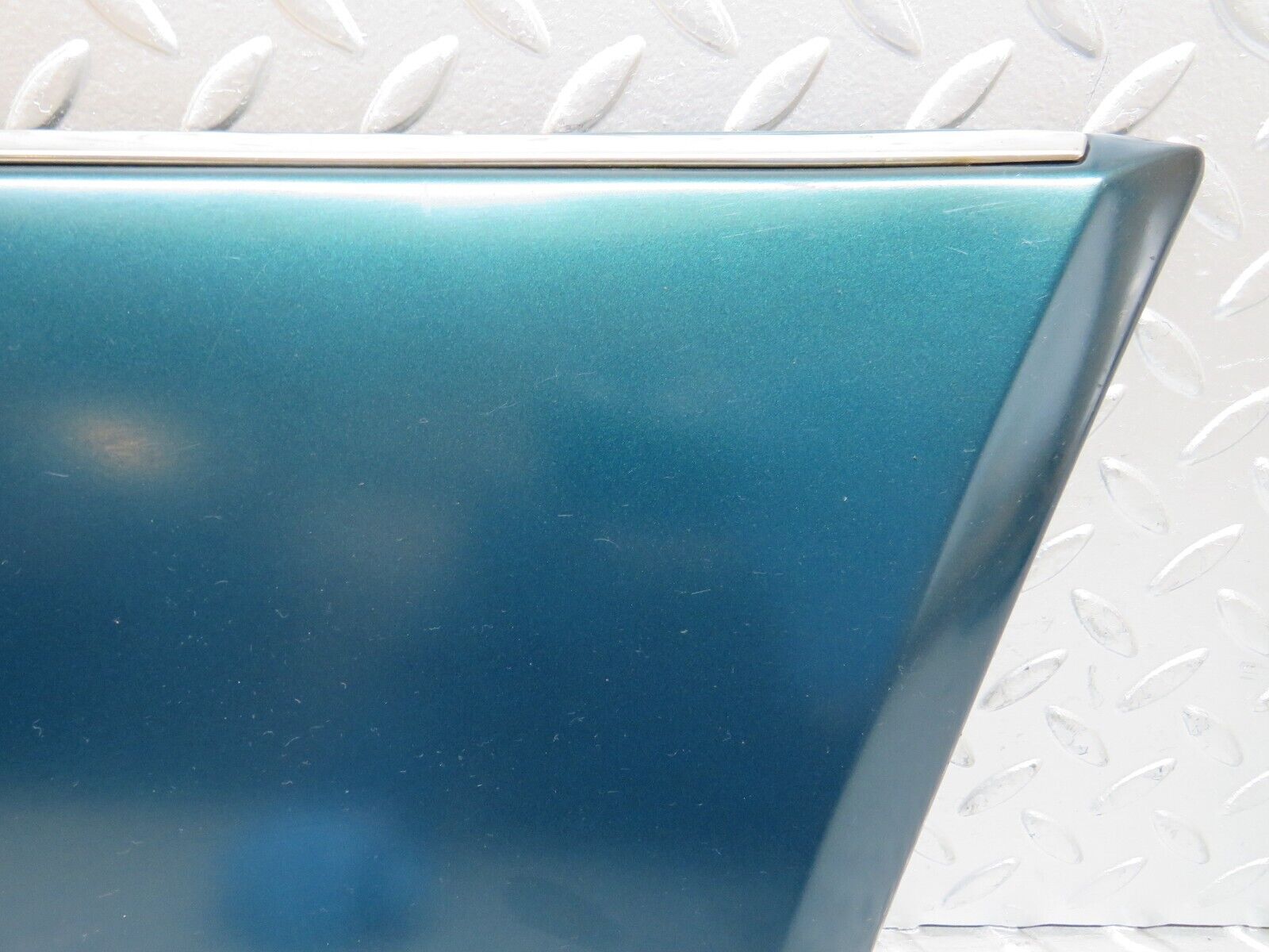 27657 Mercedes-Benz S124 300TE Front Right Fender Wing Moulding Trim 1246901440