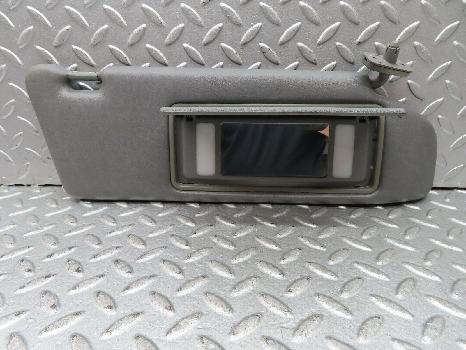 19454 Mercedes-Benz C140 CL420 Coupe Sun Visor Right Side Grey