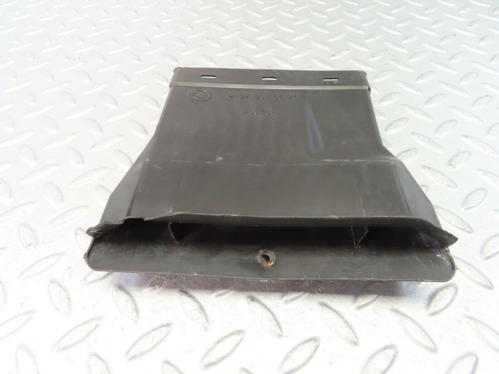 9315 Mercedes-Benz C124 300CE Coupe Ventilation Air Duct Left 1248310546