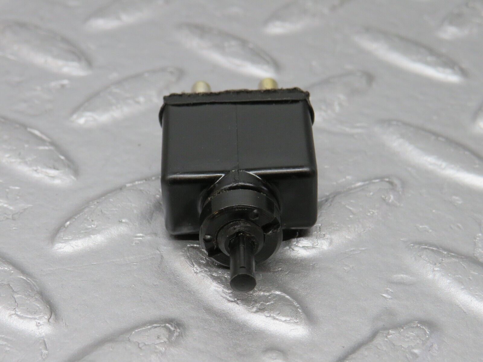 37524 Mercedes-Benz W109 300SEL Contact Switch ULO-79000