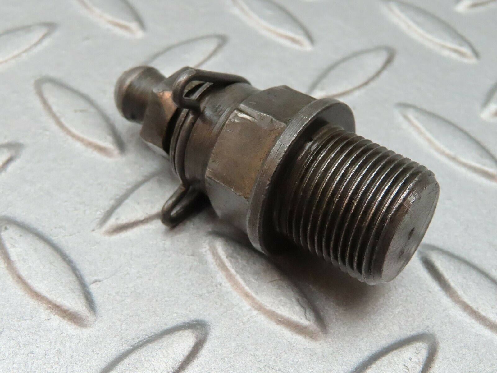 3545 Mercedes-Benz W108 280SE Ball Studs For Rocker Arm Mounting (Timing)