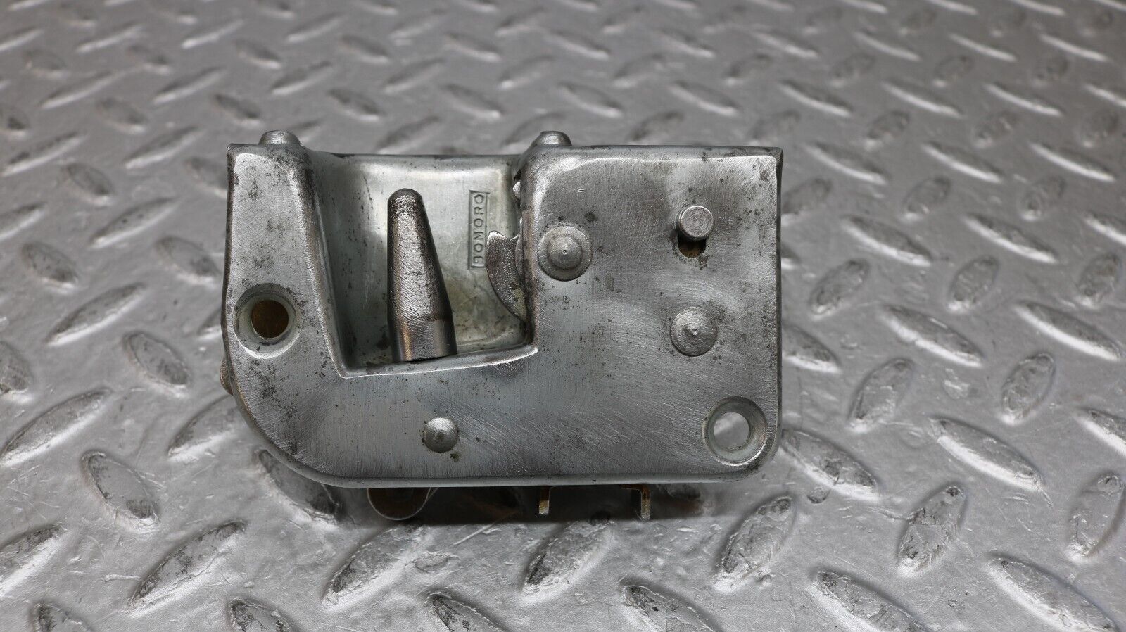 37269 Mercedes-Benz W109 300SEL Rear Left Door Lock Mechanism