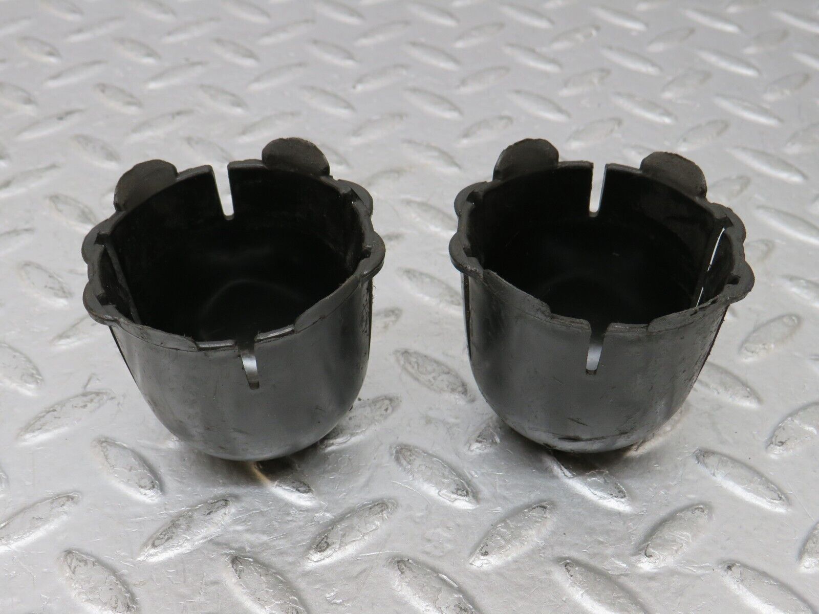 35754 Mercedes-Benz W108 Rear Shock Absorber Top Plastic Cap 2x