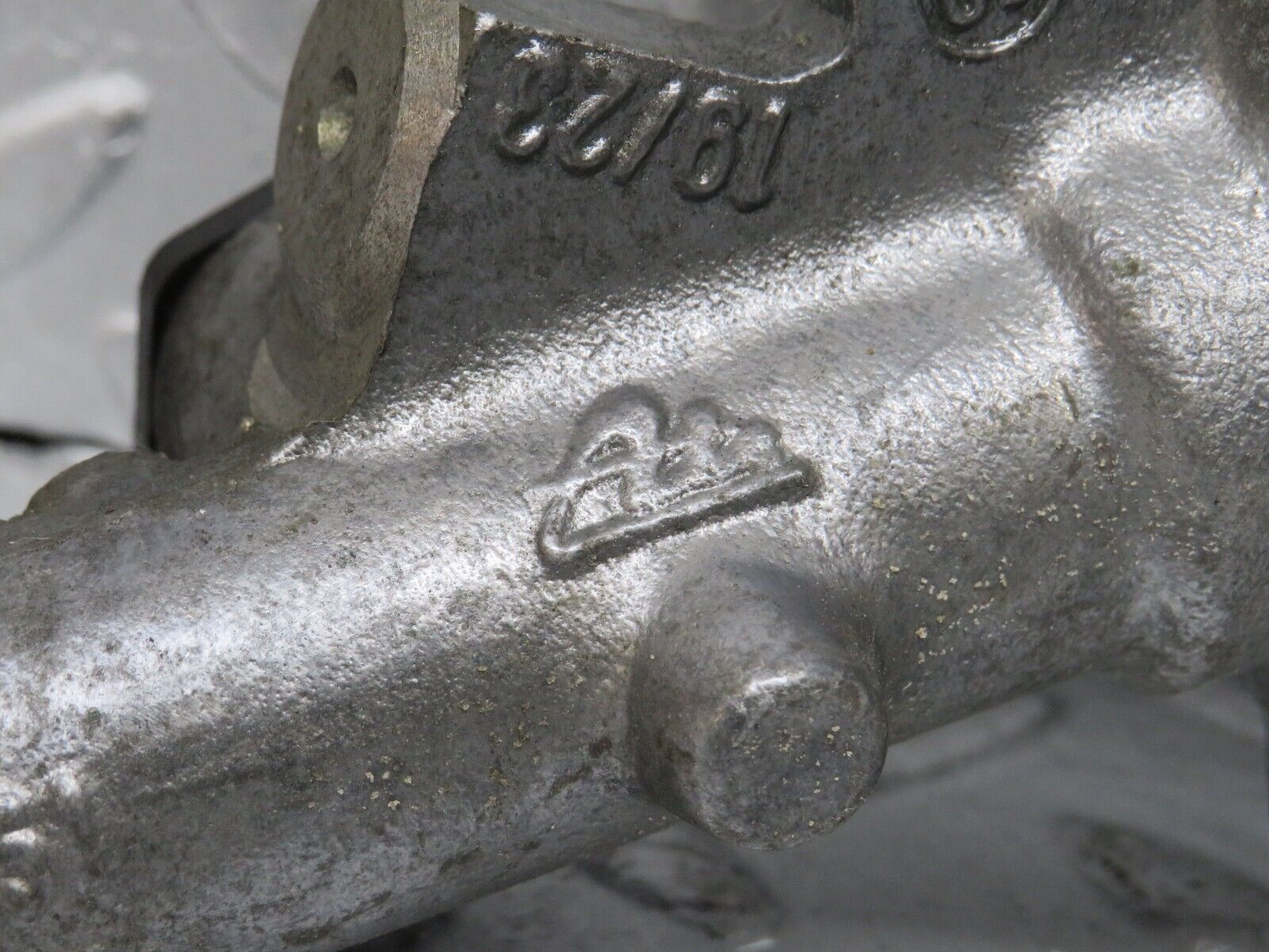 38740 Mercedes-Benz W201 190E 2.6L Brake Master Cylinder ATE