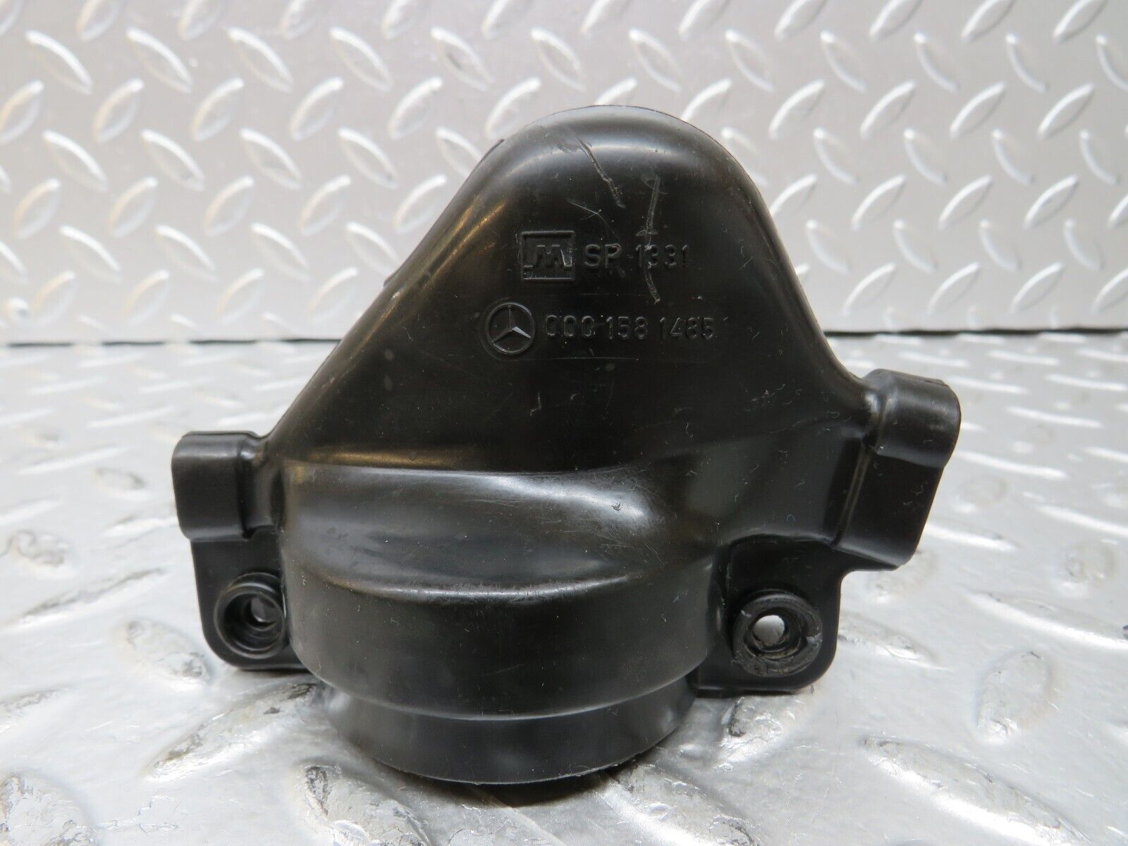 26102 Mercedes-Benz W116 450SE Ignition Coil Cover Cap 0001581485