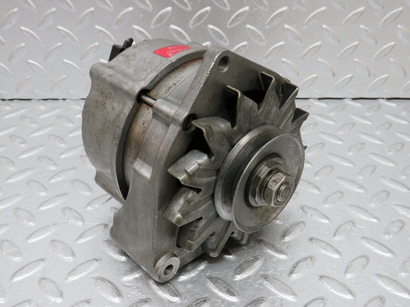 0773 Mercedes-Benz C107 350SLC Alternator Generator Bosch 0120489506