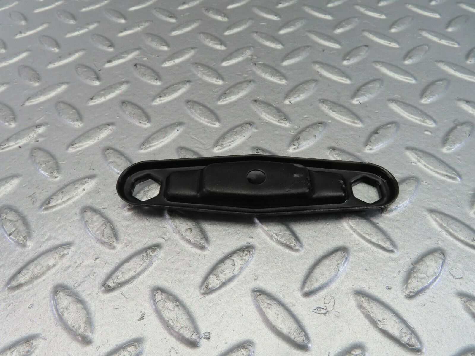 10854 Mercedes-Benz W123 230E Fuel Injector Nozzle Clamp Bracket