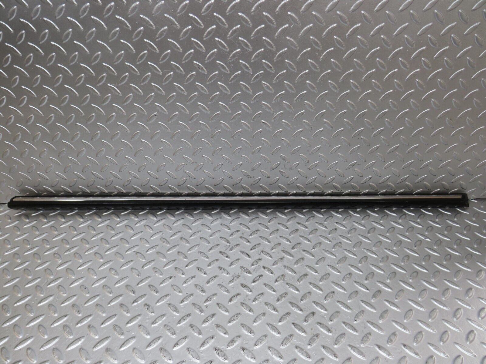 26294 Mercedes-Benz W116 450SE Front Right Door Moulding Trim