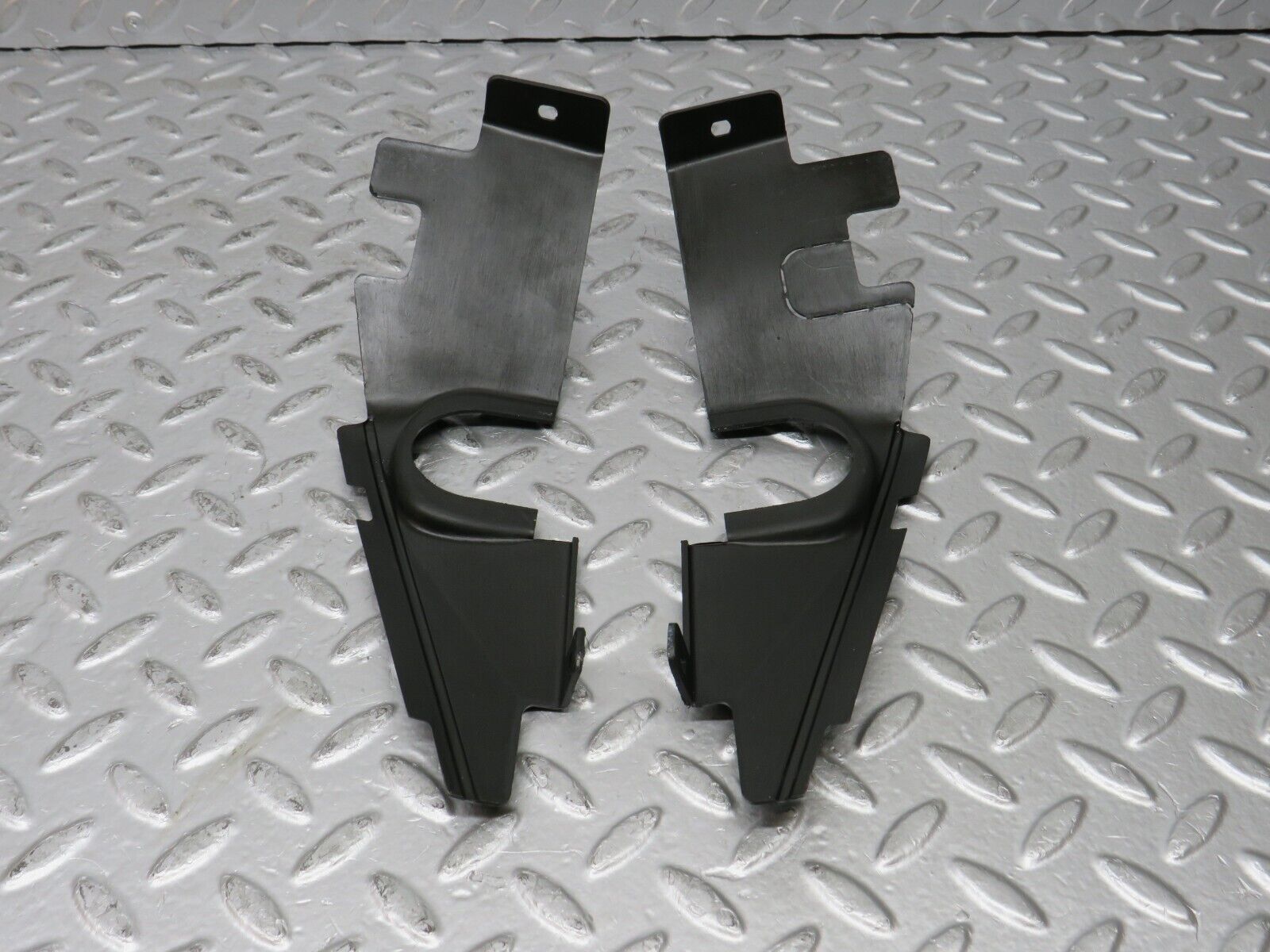 30288 Mercedes-Benz W124 230E Headlight Frame Covers 1246281907 1246282007