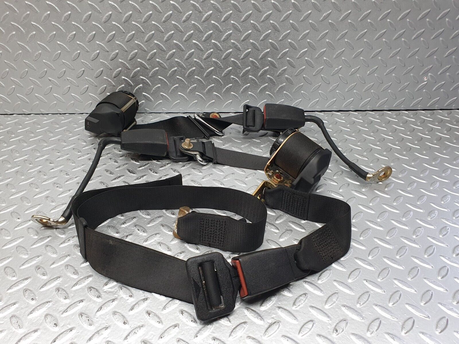 41268 Mercedes-Benz W126 300SE Rear Seat Belt Set With Buckles 124860050396 1248600585 1248601185