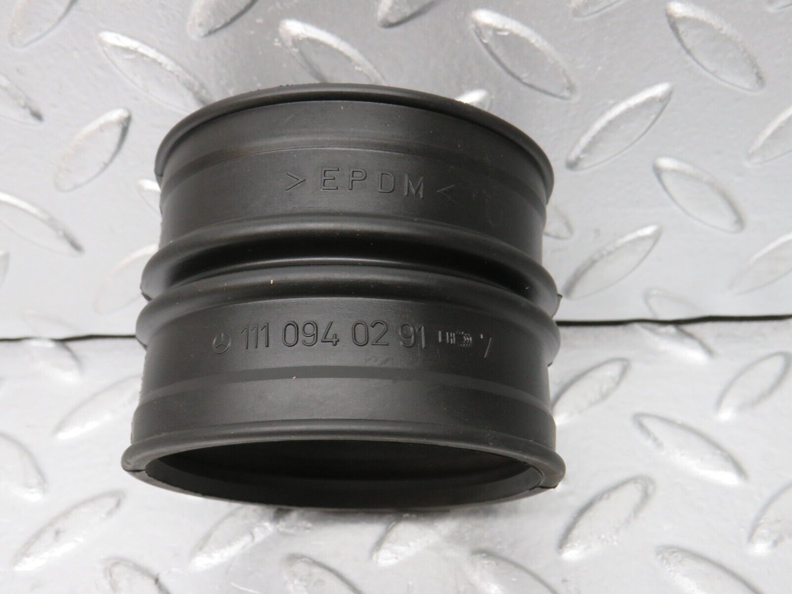 31242 Mercedes-Benz S124 220TE Wagon Air Intake Pipe 1110940291