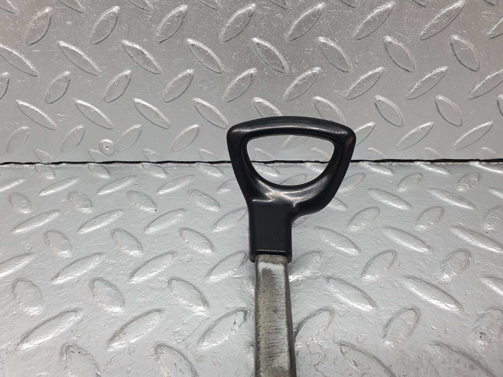 40792 Mercedes-Benz W123 300D Front Right Seat Sliding Adjust Handle