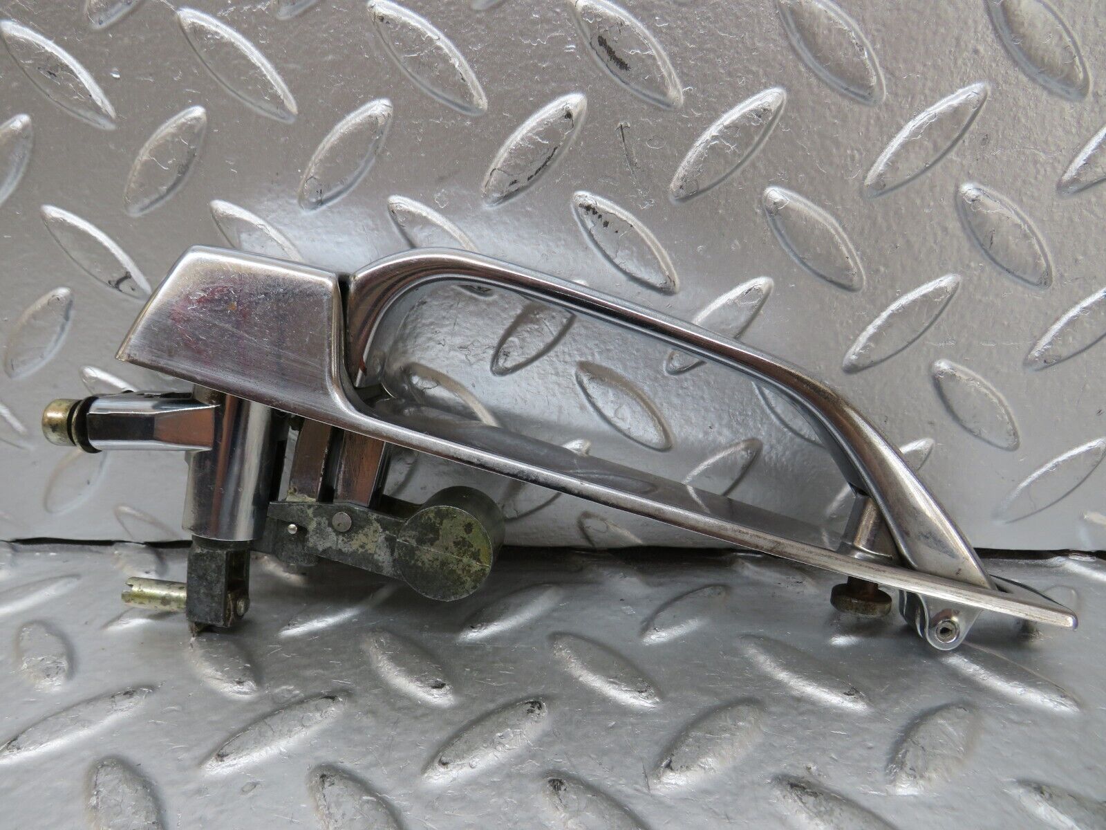 26082 Mercedes-Benz W116 450SE Chrome Door Handle Rear Right No Key 1167600059