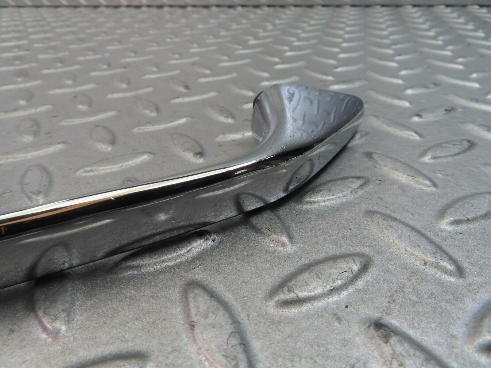 8791 Mercedes-Benz W108 Chrome Door Handle Front Left No Key 1087661301