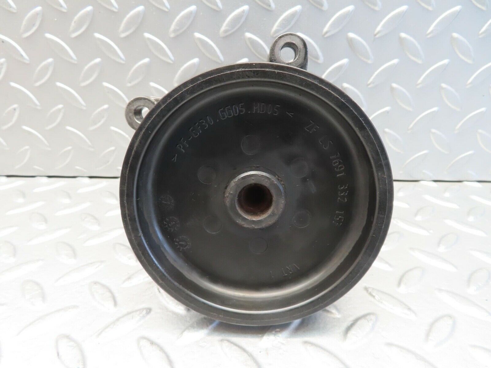 11298 Mercedes-Benz W221 S320 Power Steering Pump 0044669801