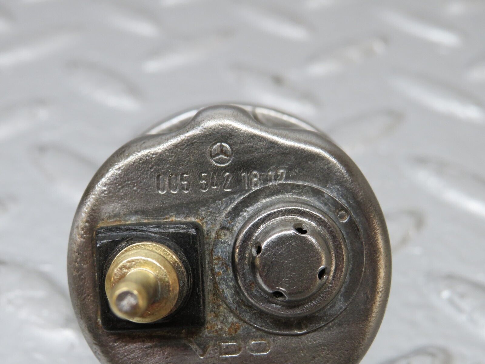 34484 Mercedes-Benz C126 380SEC Coupe Oil Pressure Sensor 0055421817