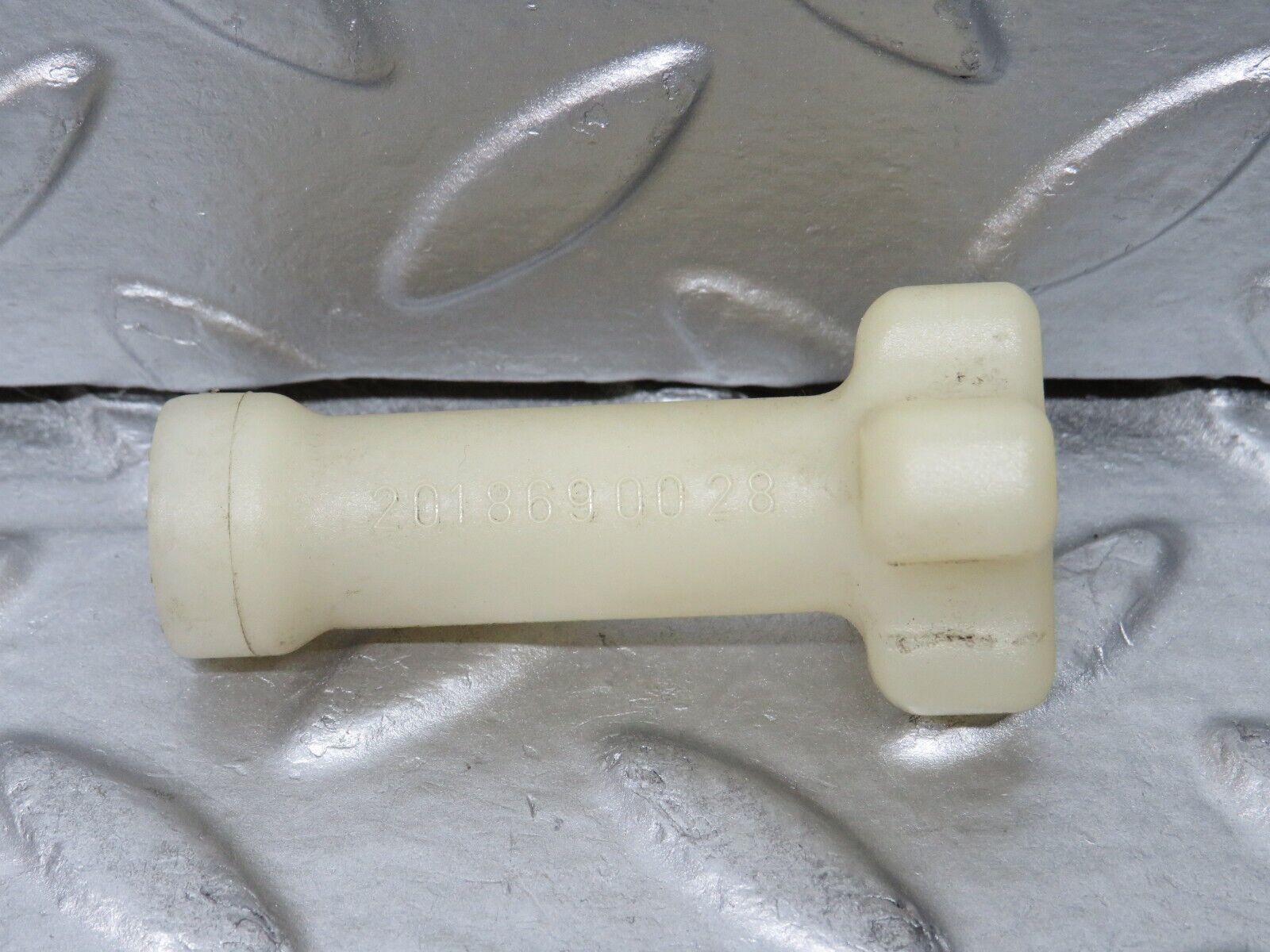 29544 Mercedes-Benz W124 230E Windscreen Washer Reservoir Holder 2018690028