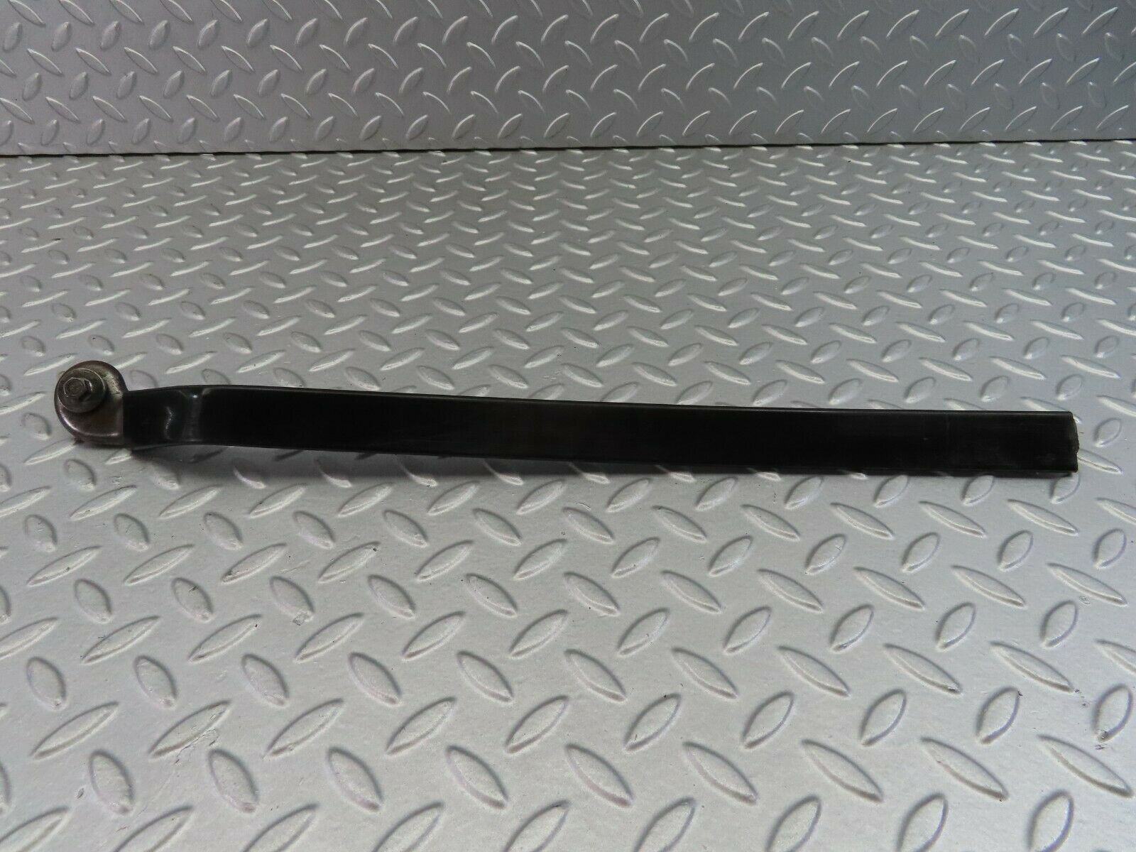 7345 Mercedes-Benz W116 450SE Seat Belt Runner Right