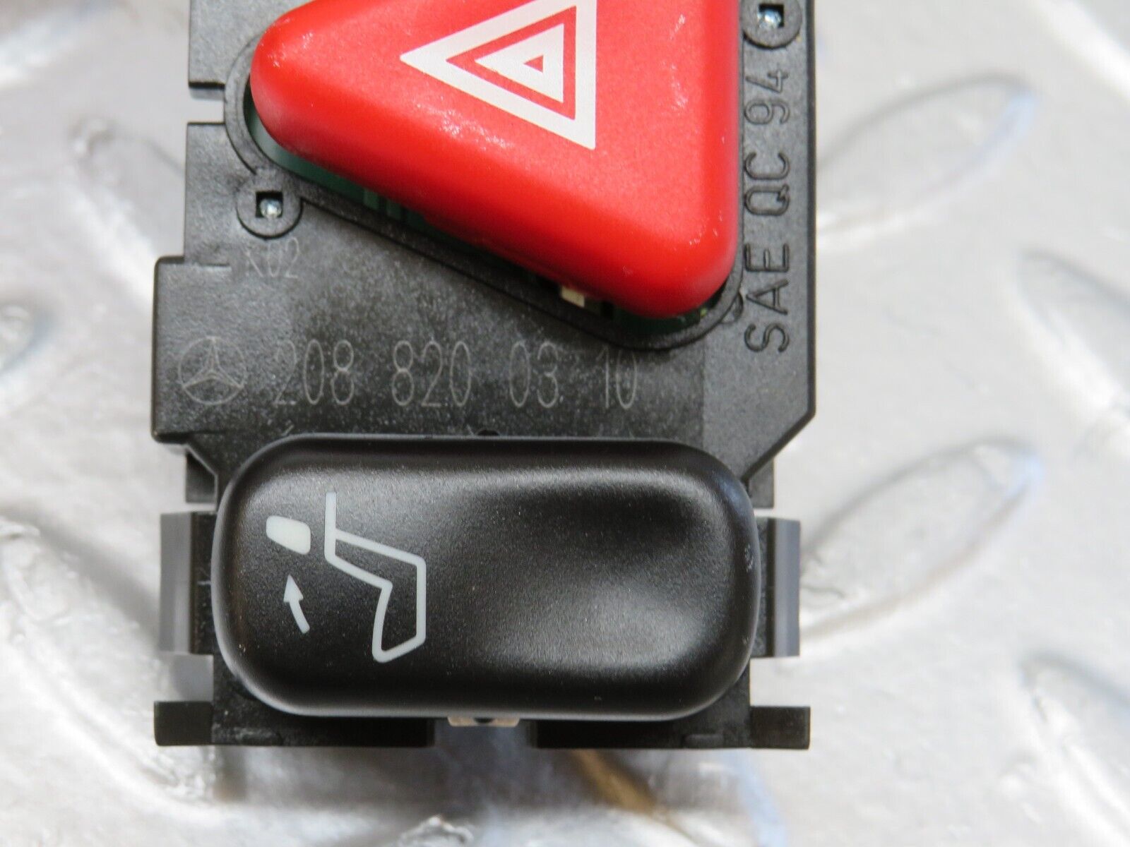 35071 Mercedes-Benz W210 320E Hazard Warning Light Switch 2088200310