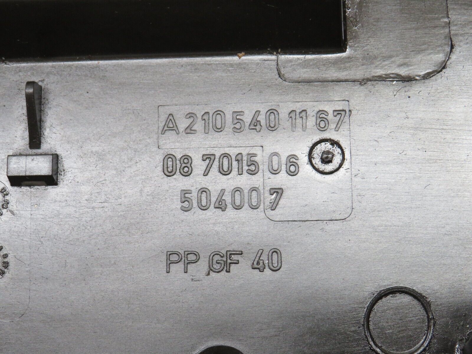 34995 Mercedes-Benz W210 320E ECU Engine Control Unit Housing 2105401167