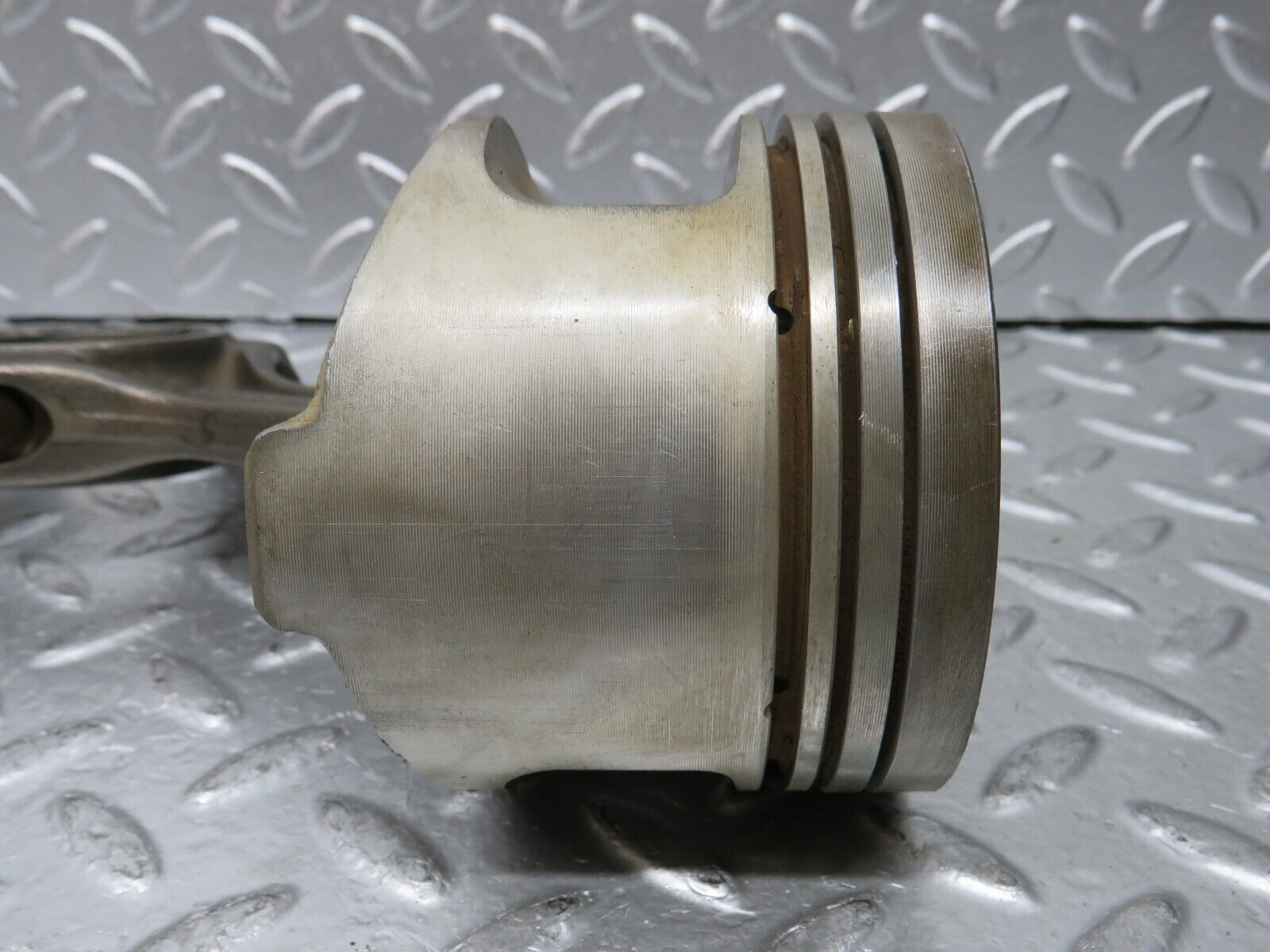 29913 Mercedes-Benz W123 230E Piston With Connecting Rod 96.47 mm 10200