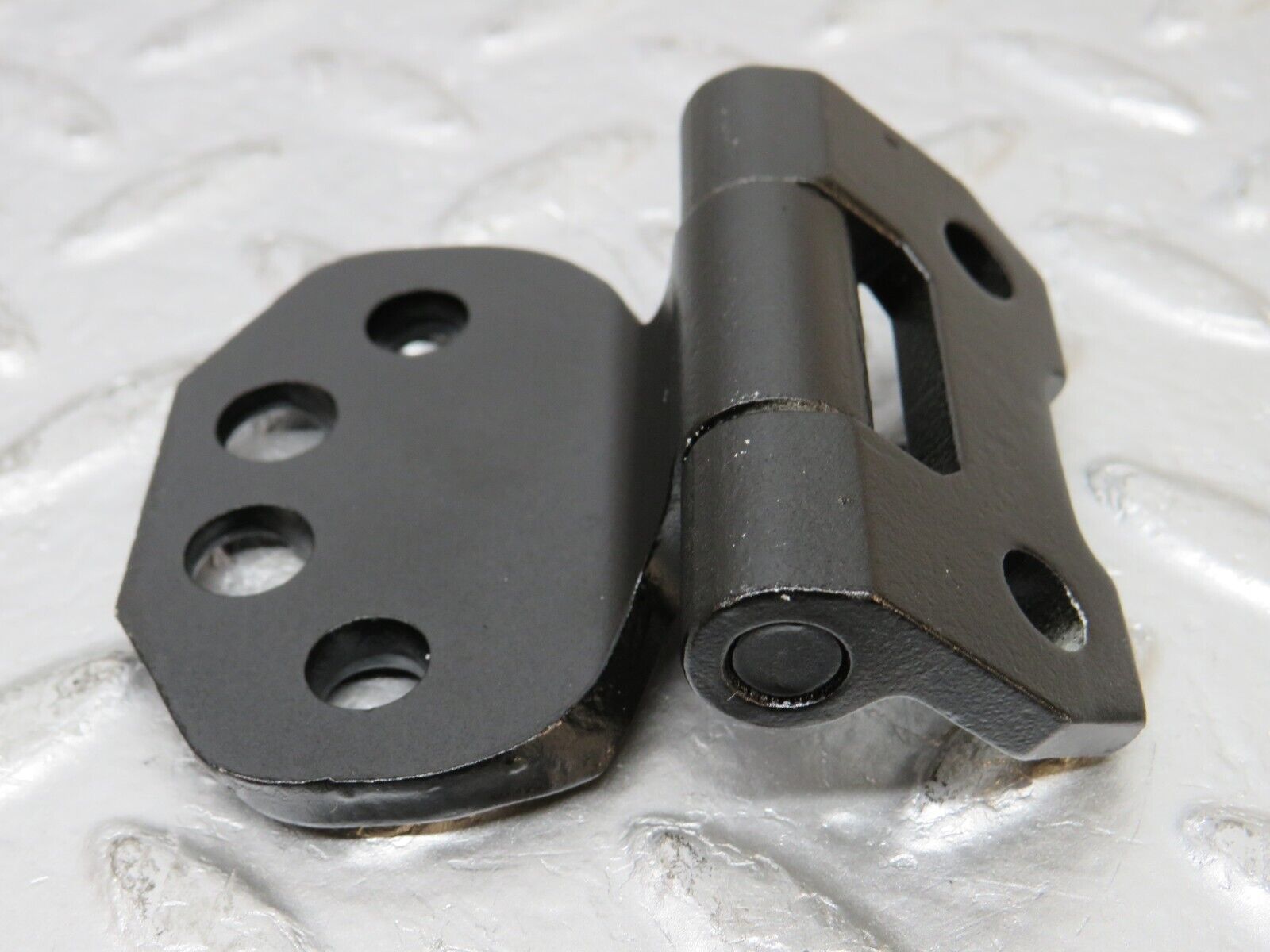 31540 Mercedes-Benz S124 220TE Wagon Door Hinge Left Side