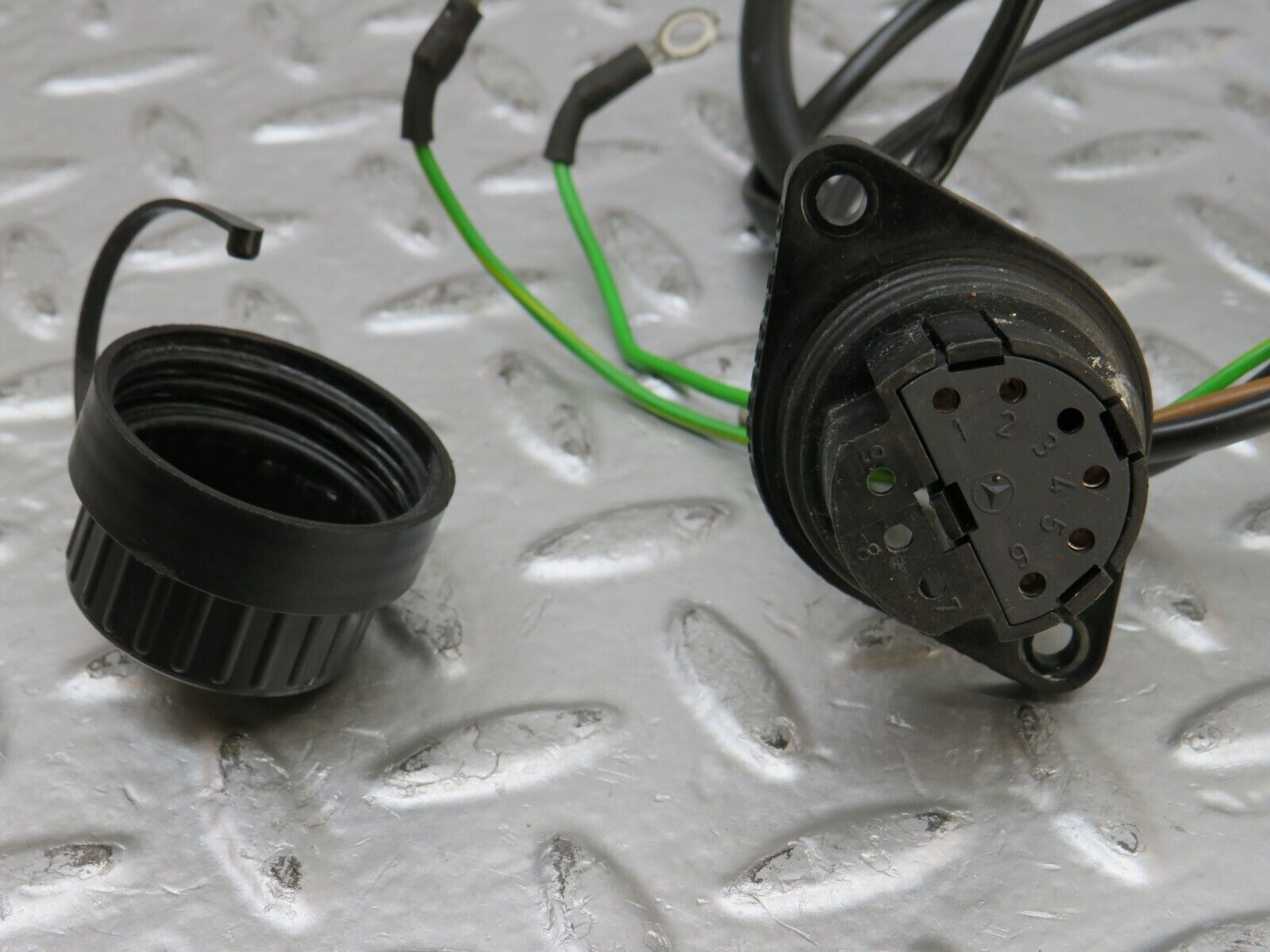 27155 Mercedes-Benz W123 280E Diagnostic Connector 1235450026