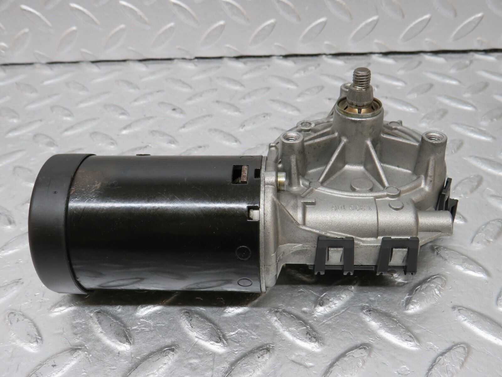 34774 Mercedes-Benz W210 320E Wiper Motor Bosch 0390241429