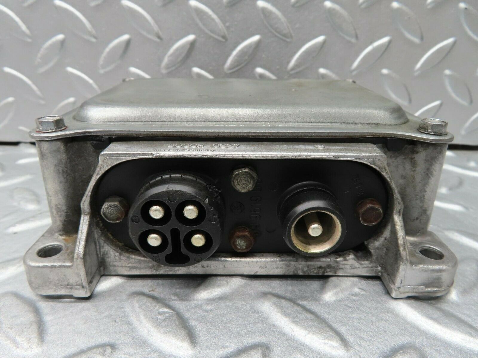 16660 Mercedes-Benz C107 380SLC Ignition Control Unit Bosch 0227100001