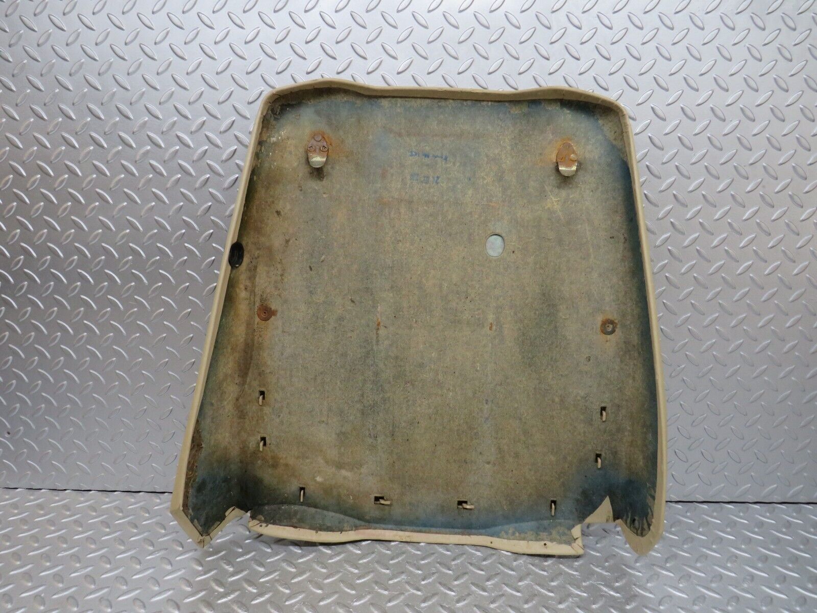 37070 Mercedes-Benz C126 420SEC Coupe Front Right Seat Rear Cover Beige