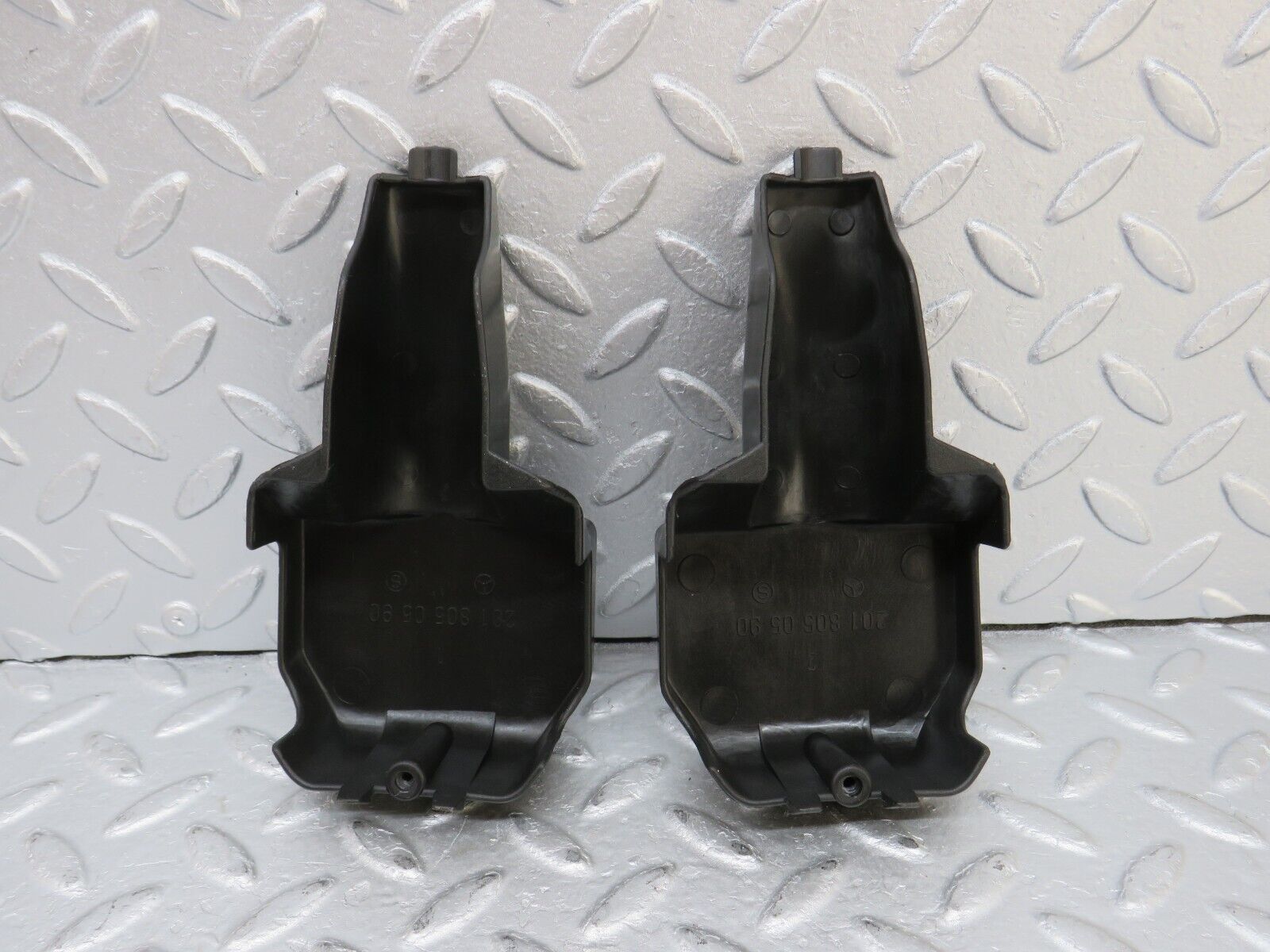 36637 Mercedes-Benz W201 190E 2.0L Rear Door Lock Vacuum Actuator 2x 2018050590