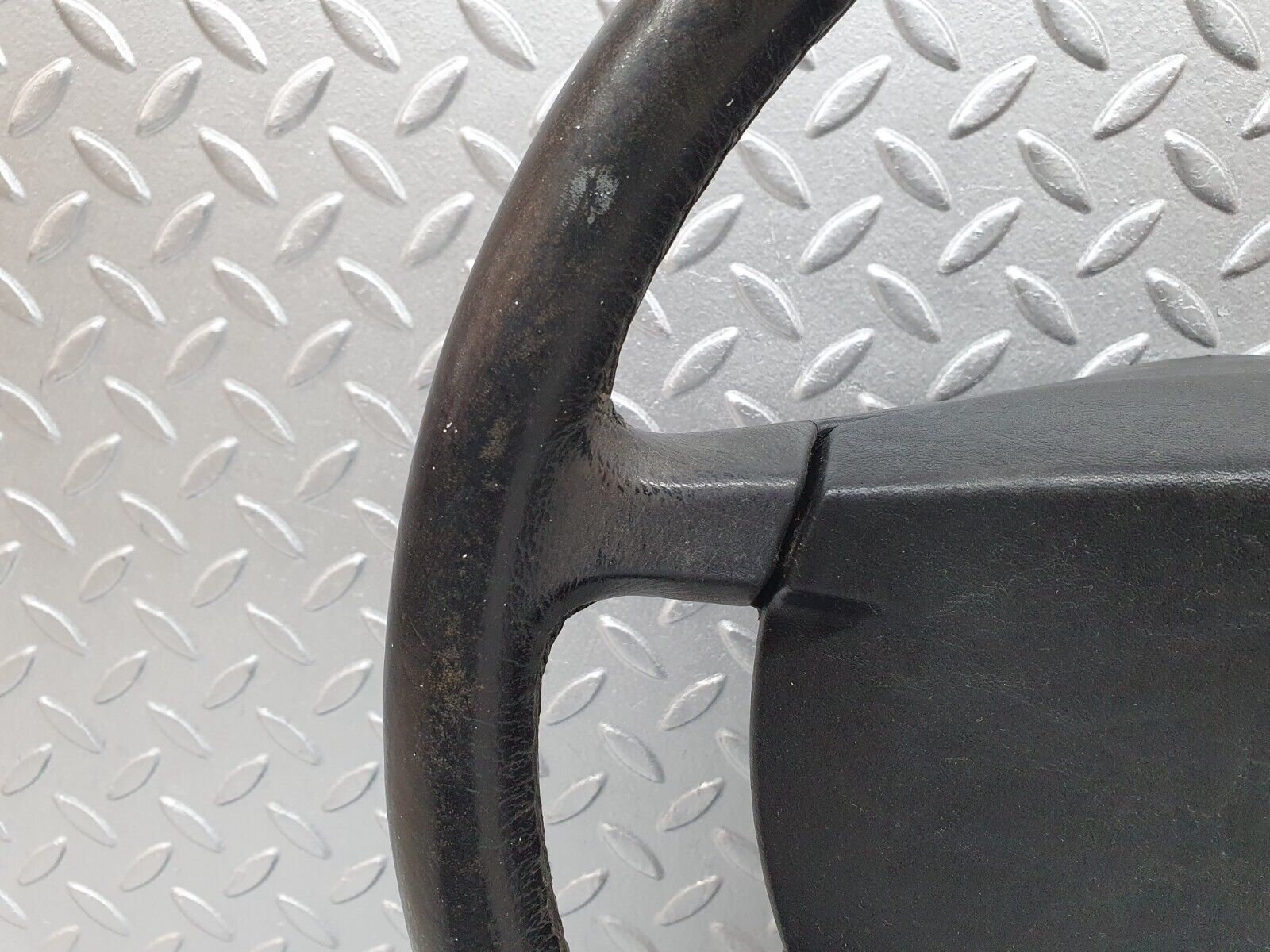 41182 Mercedes-Benz W126 300SE Leather Steering Wheel 1264640017