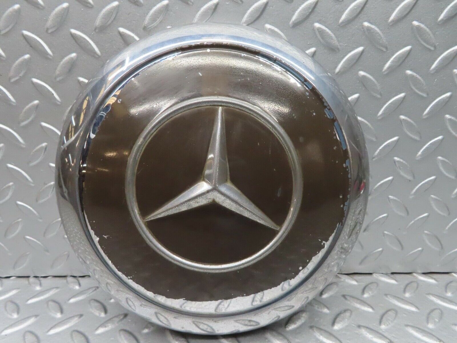 14527 Mercedes-Benz W113 Pagoda Chrome Wheel Hub Cap