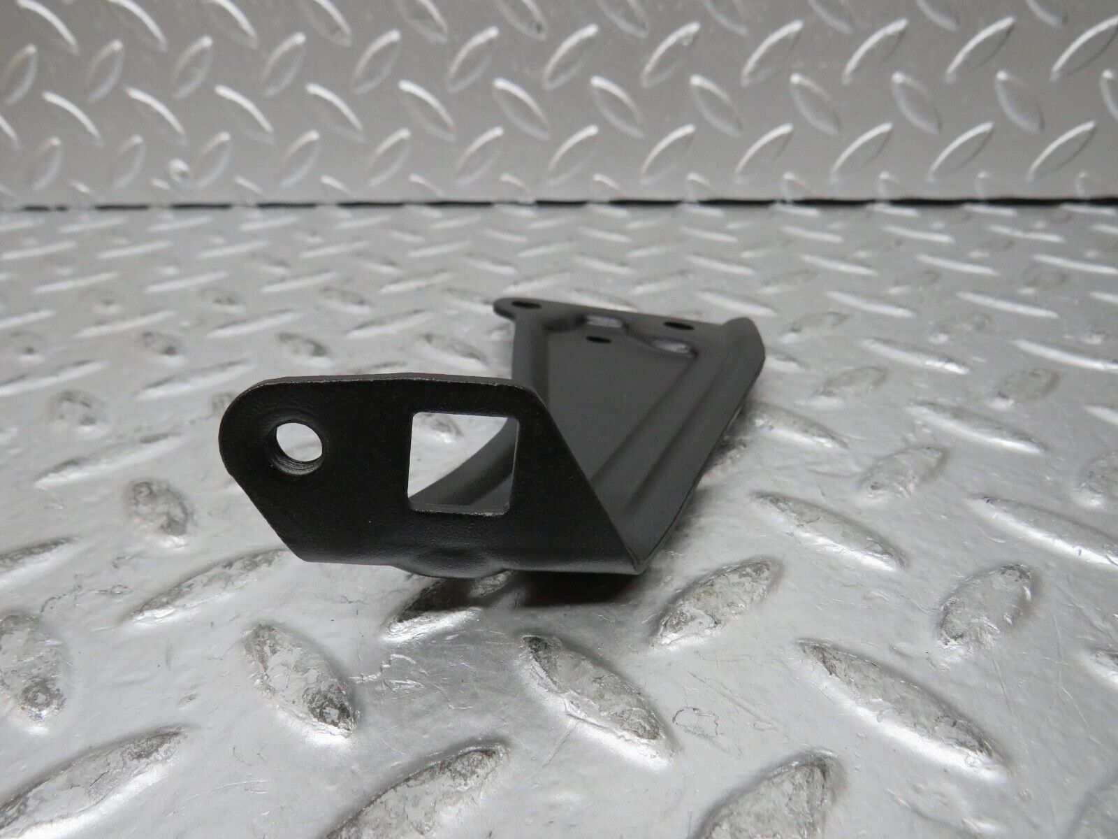 27008 Mercedes-Benz W123 240D Accelerator Cable Bracket