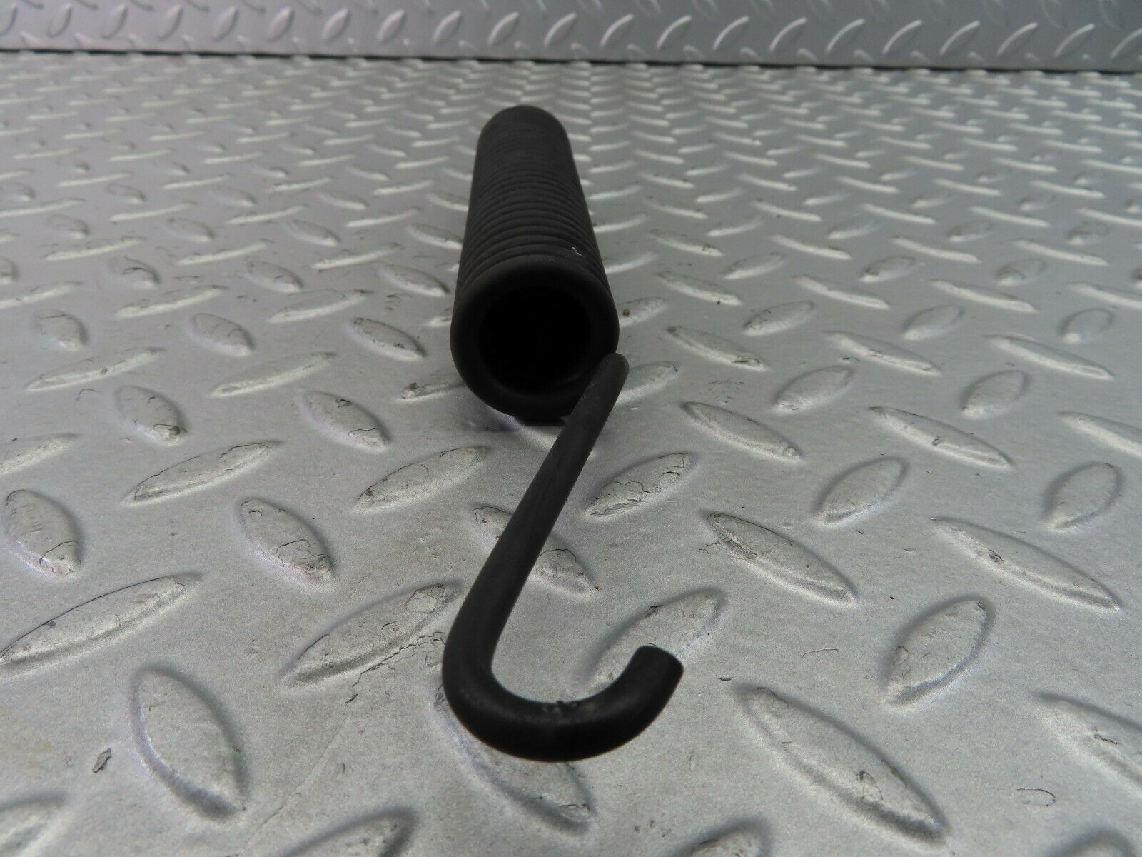 7778 Mercedes-Benz S123 230TE Wagon Bonnet Hinge Spring