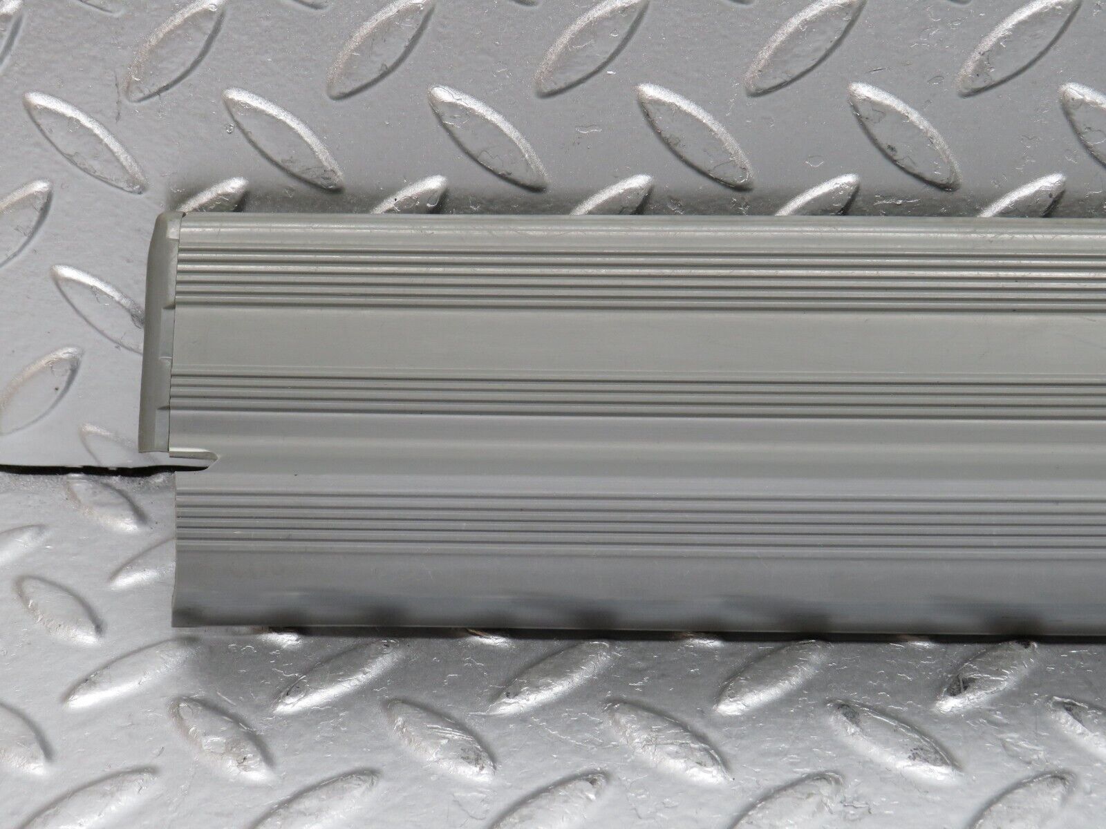 32319 Mercedes-Benz S124 300TE Wagon Rear Left Door Sill Trim