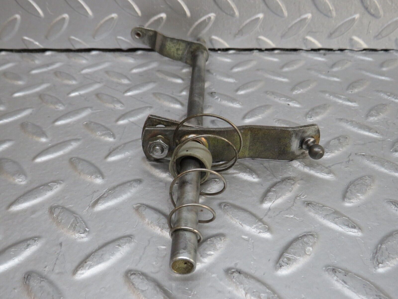 37165 Mercedes-Benz C126 420SEC Coupe Accelerator Linkage