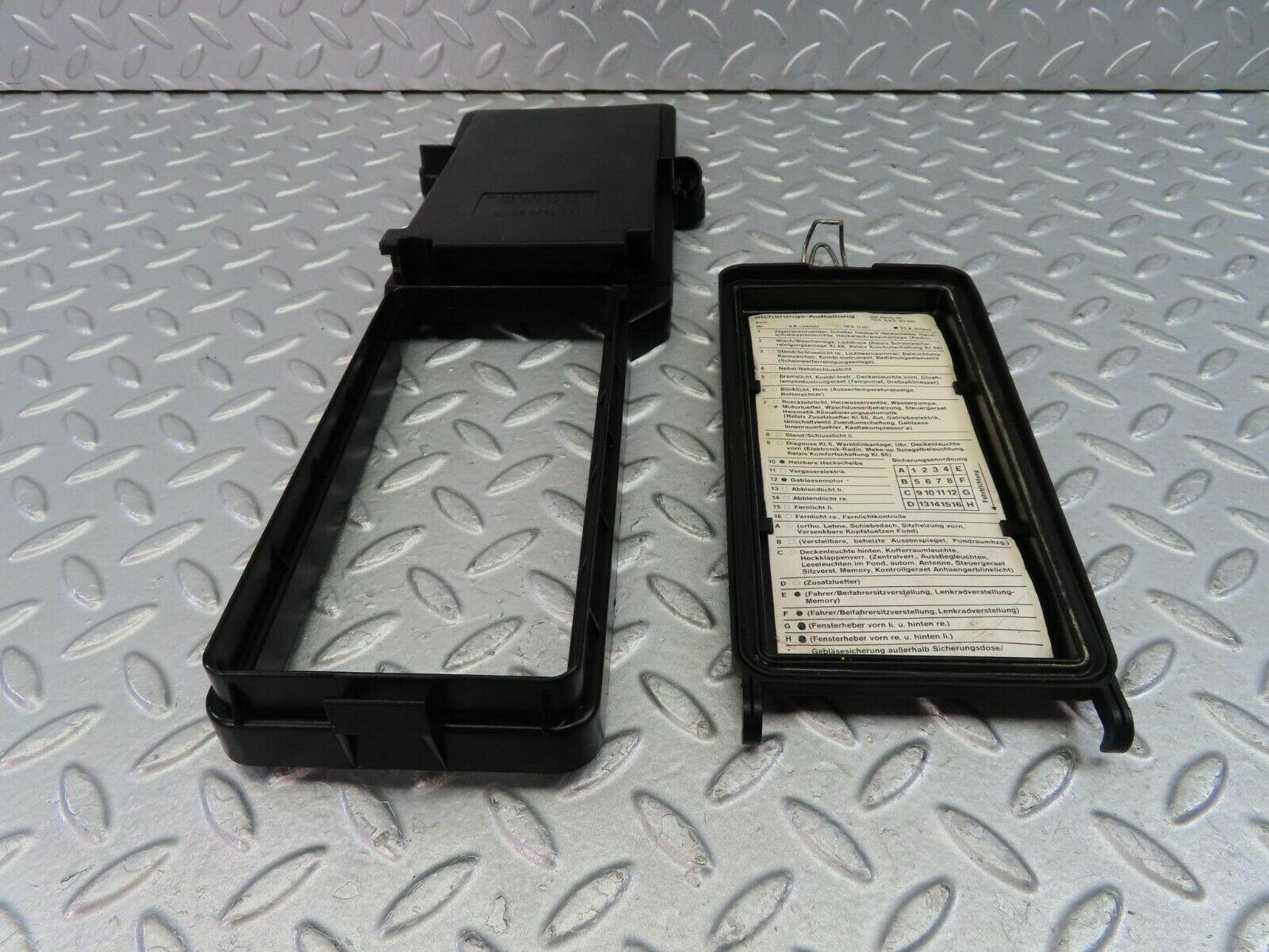 9348 Mercedes-Benz C124 300CE Fuse Box Lid Cover Panel 1245400282