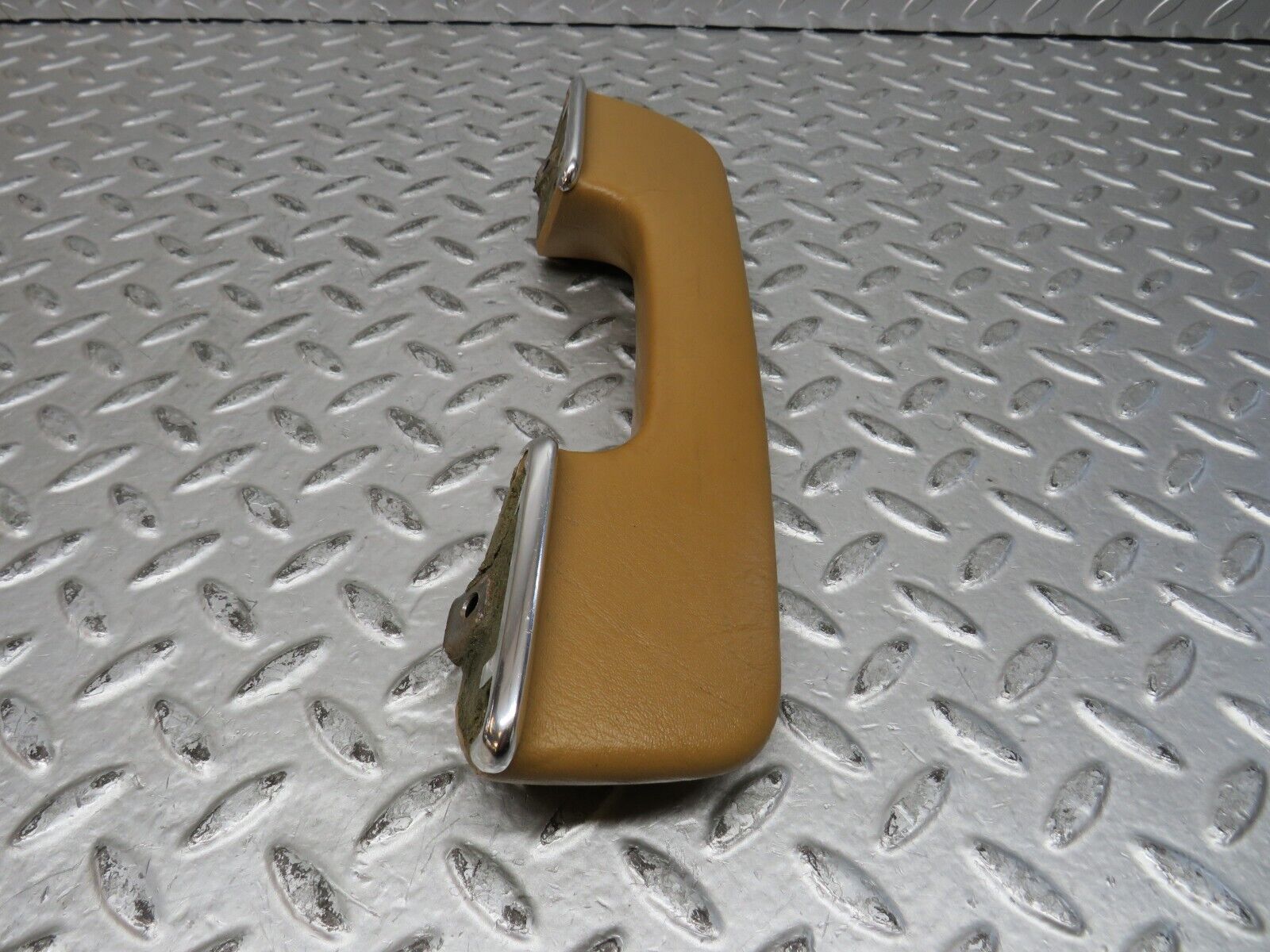 28603 Mercedes-Benz W123 230E Left Interior Door Handle Palomino 1239702001