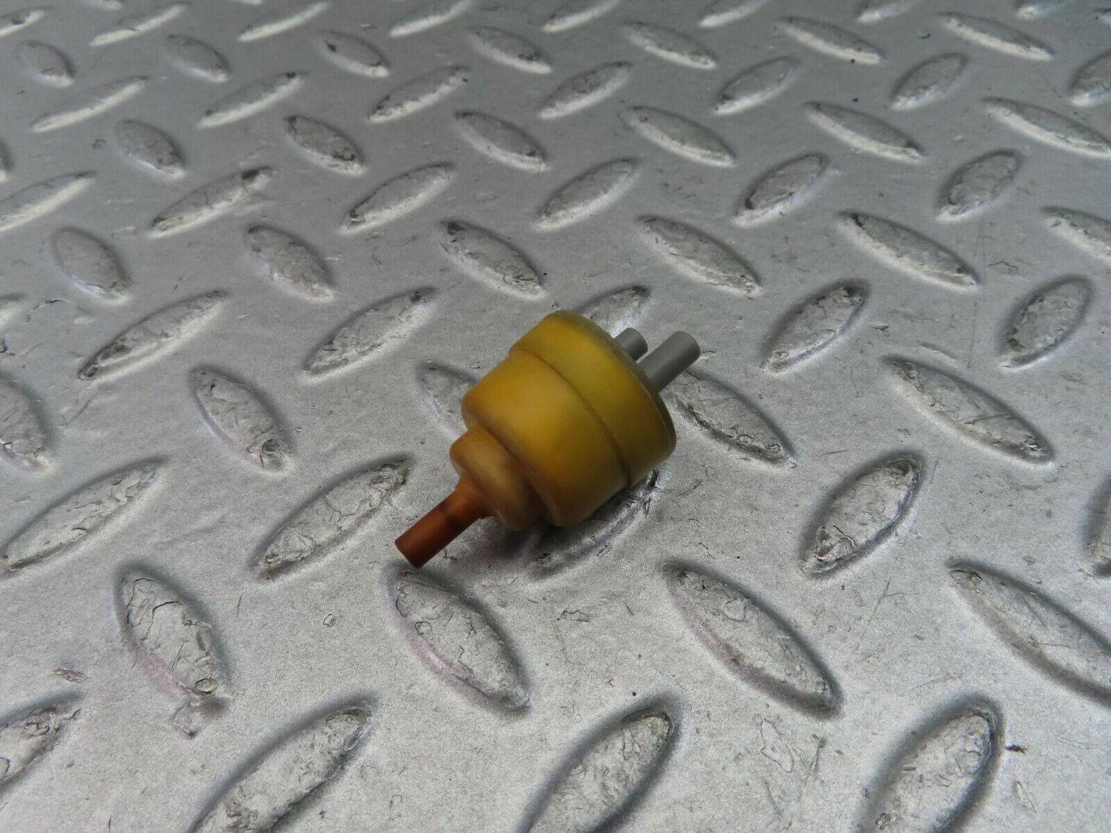 9736 Mercedes-Benz C123 280CE Coupe Vacuum Check Valve