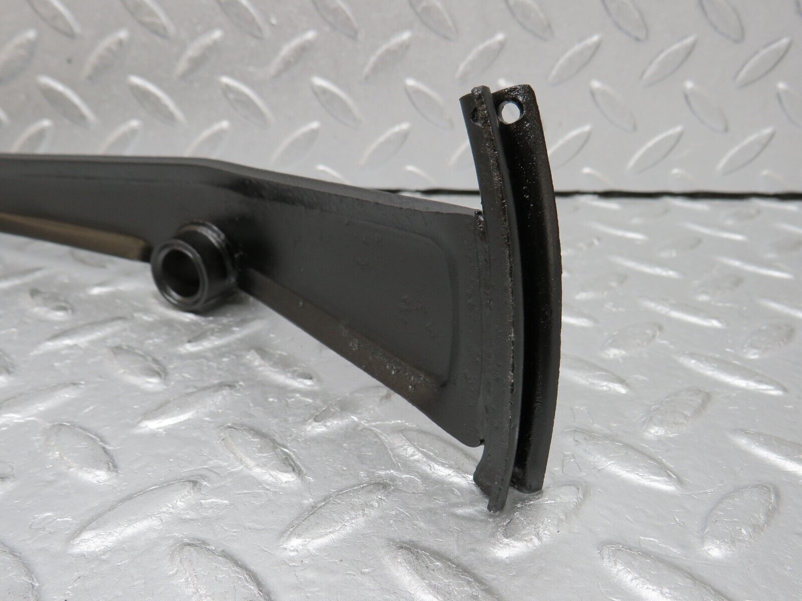 37476 Mercedes-Benz W109 300SEL Handbrake Parking Brake Regulator