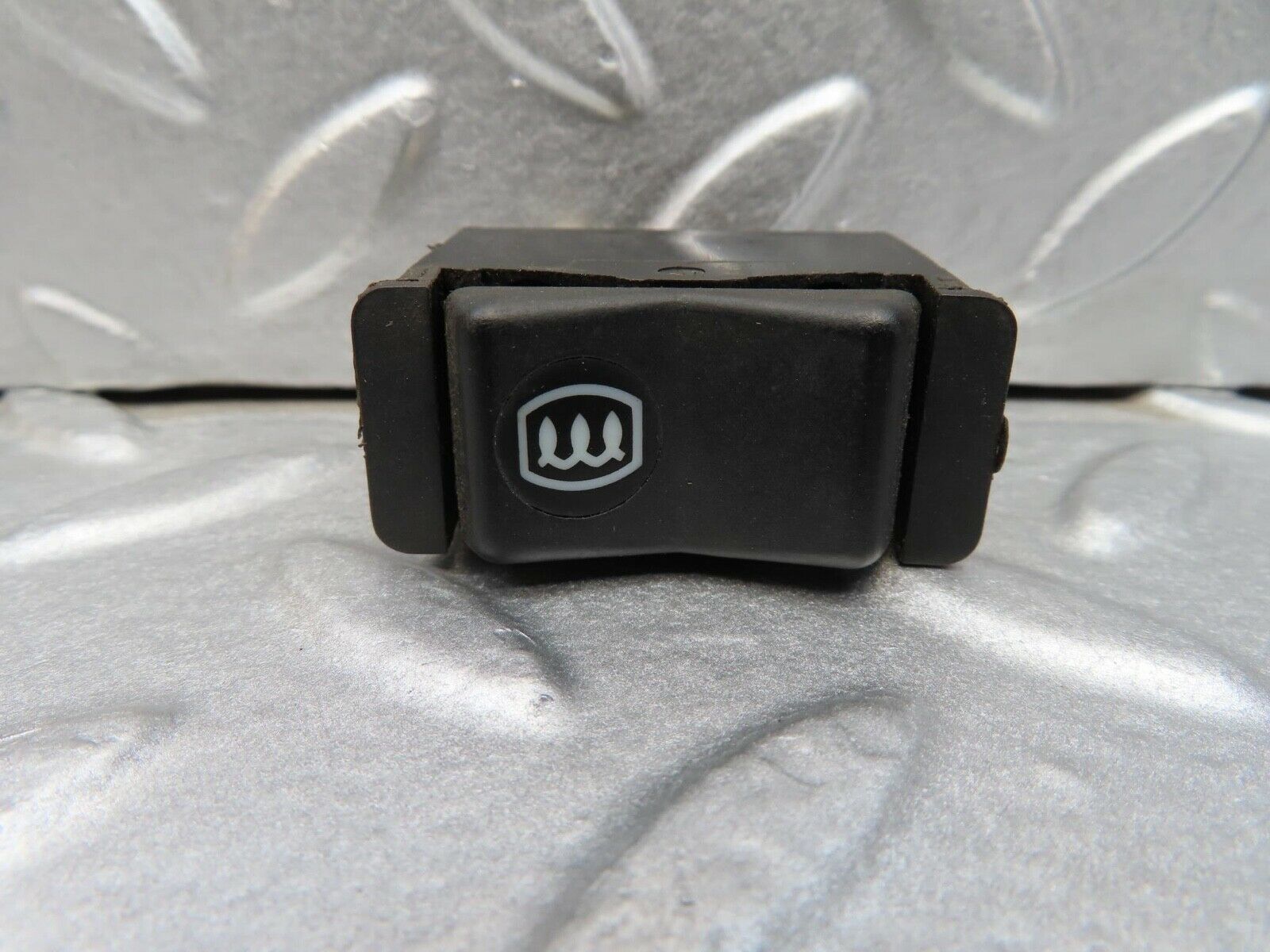 13961 Mercedes-Benz C107 280SLC Rear Window Defroster Switch