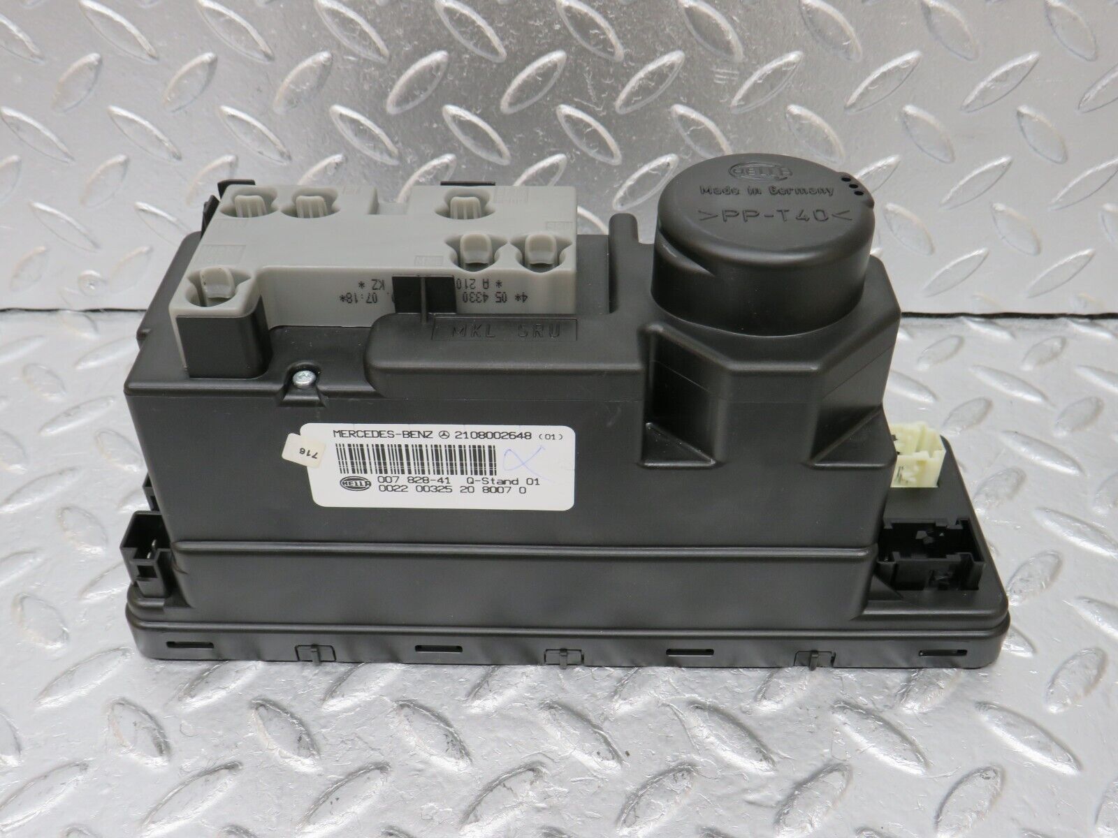 34768 Mercedes-Benz W210 320E Central Locking Pump Hella 2108002648