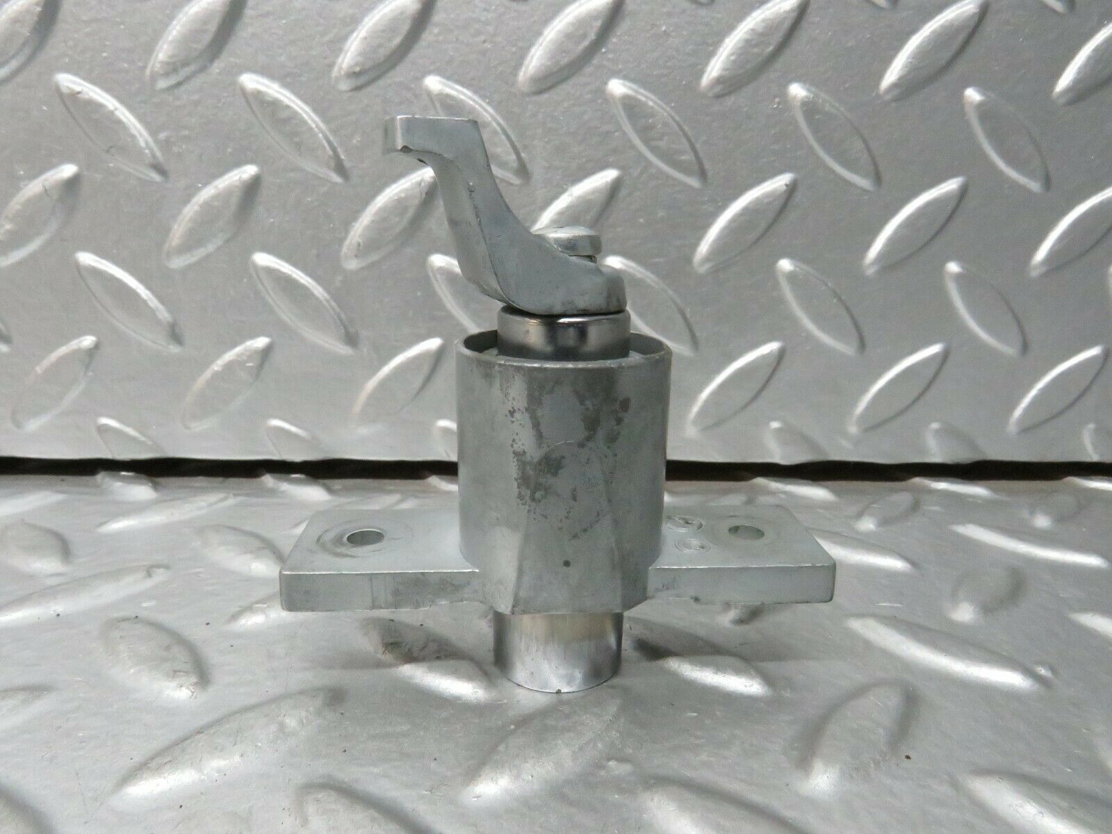 23718 Mercedes-Benz W114 280E Trunk Lock No Key 1157500091