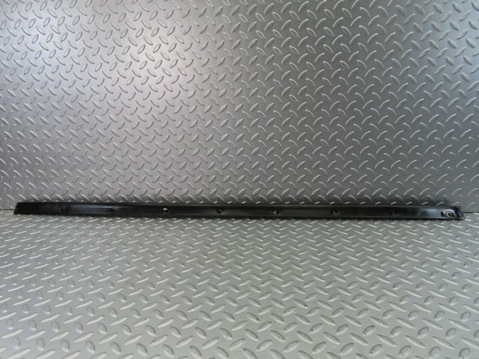 10296 Mercedes-Benz C107 Coupe Right Door Centre Moulding Trim