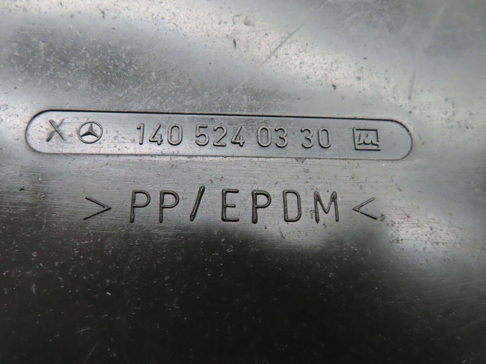 19594 Mercedes-Benz C140 CL420 Engine Bay Undertray Cover Pair 1405240330