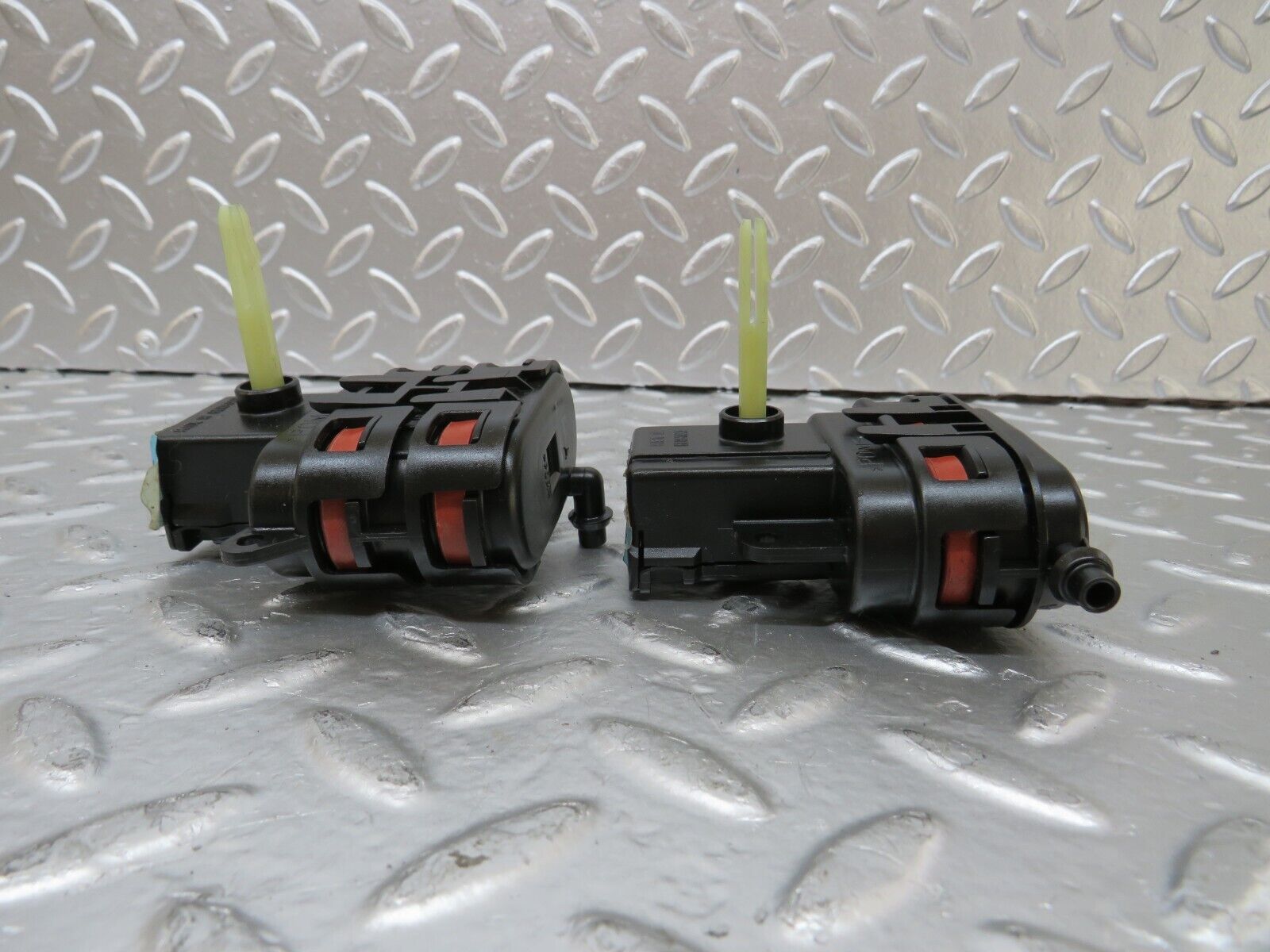 25039 Mercedes-Benz W140 S320 2x Heater Box Vacuum Actuator 9062700312