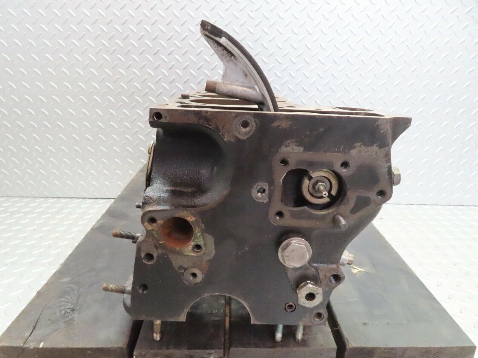 16144 Mercedes-Benz W123 280E Engine Block 1100111101 M110.988