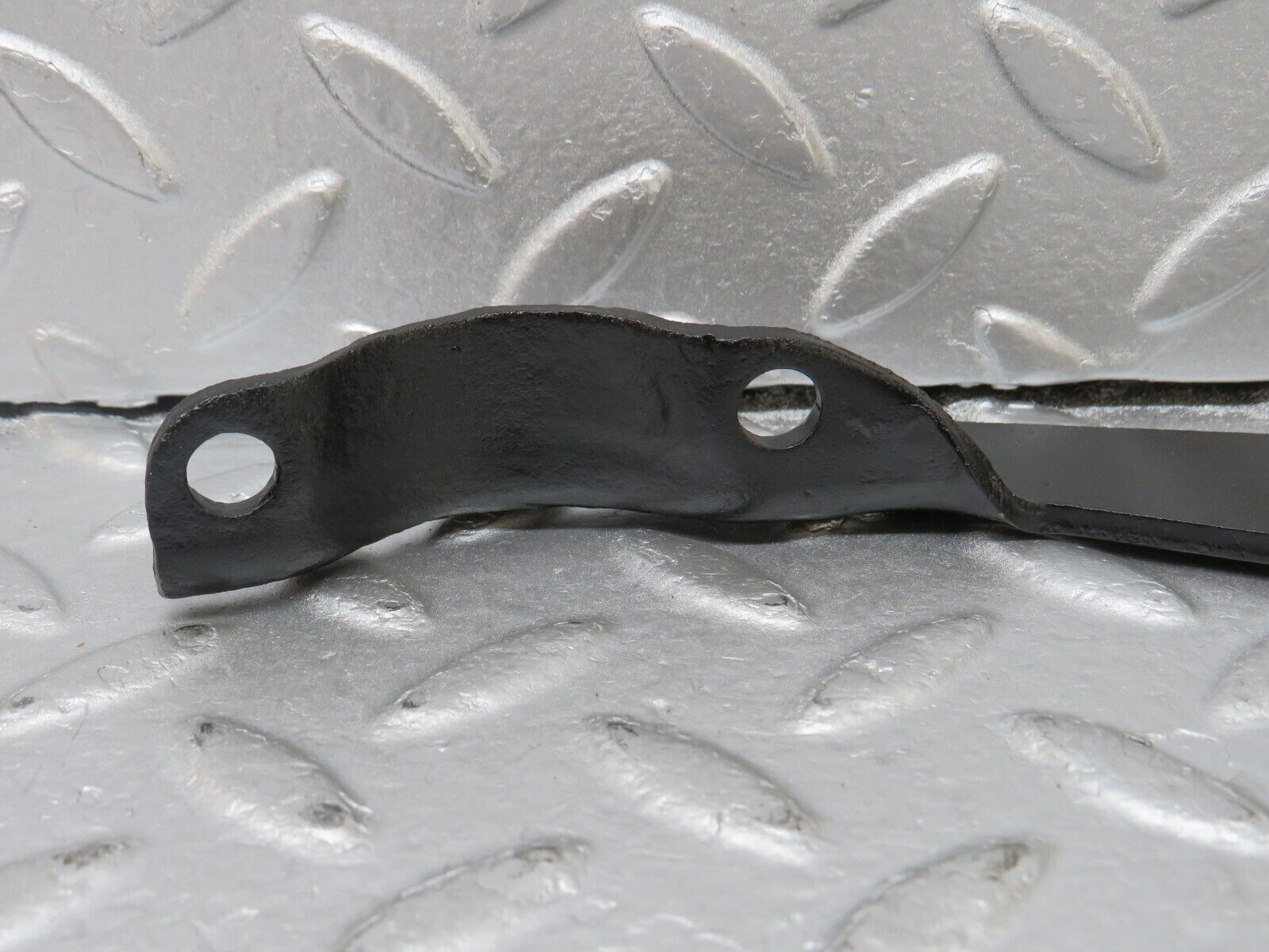 36136 Mercedes-Benz W126 420SE Exhaust Bracket